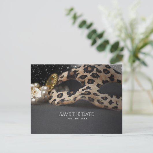 Luipaard Maskerade Masker & Parel Save the Date Aankondigingskaart (Staand voorkant)