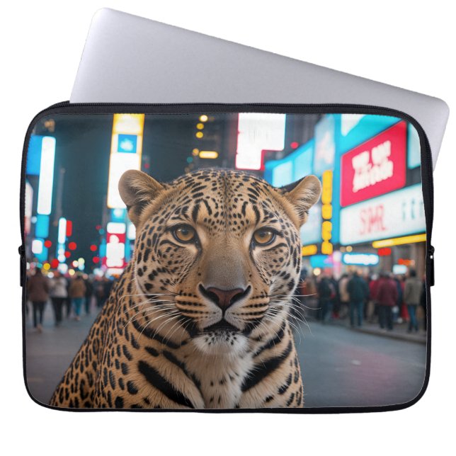 Luipaard op Times Square Laptop Sleeve (Voorkant)