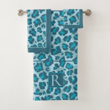 Luipaard print en monogram in blauwe tinten