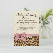 Luipaard Print Roze Bow Meisje Baby shower Invitat Kaart (Staand voorkant)