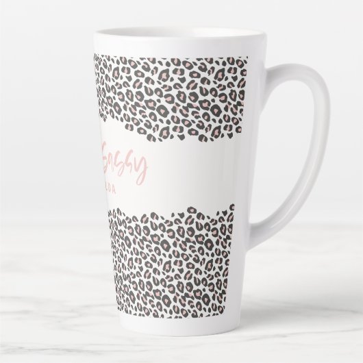 Luipaard print roze zestig en sassy 60ste verjaard latte mok (Rechts)