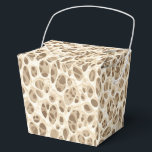 Luipaardprint Bedankdoosjes<br><div class="desc">Deze feestartikelendoos wordt getoond in een moderne safari luipaardprint.
Kleuren beige en bruine tinten.
Pas dit item aan of koop het zoals getoond.



Stock afbeelding</div>