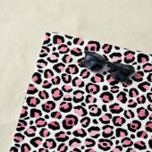 Luipaardprint in roze wit & zwart met monogram strandlaken (In situ)