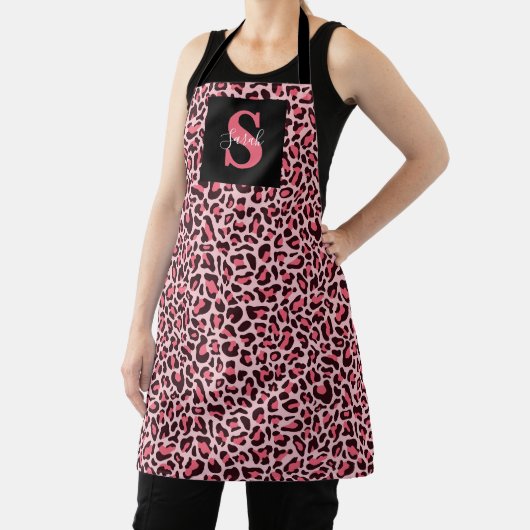 Luipaardprint Monogram Mode Heet Roze Schort (Insitu)