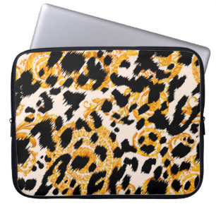 Luipaardtextuur met gouden barokpatroon laptop sleeve