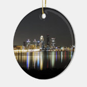 Luisville skyline 's nachts keramisch ornament (Links)