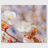 Luitende Sakura-ventilator op zonnige dag Cadeaupapier (Vlak)