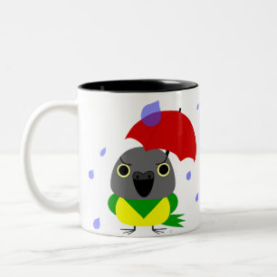 Lulu, de Senegal Parrot, zit vast in de regen Tweekleurige Koffiemok