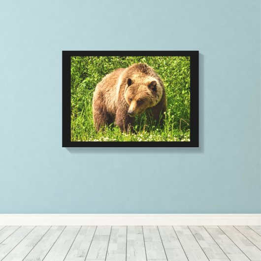 Lumbering Grizzly Beer Canvas afdrukken (Insitu (Houten vloer))
