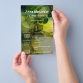 Lumineuze Stroom | Groene Abstracte Aquarel Flyer (Hand)