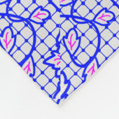 Luminous Blue net met bloemen 02b Offwhite BG Fleece Deken (Hoek)
