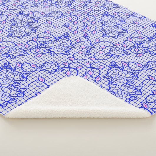 Luminous Blue net met bloemen 02b Offwhite BG Sherpa Deken (3/4)