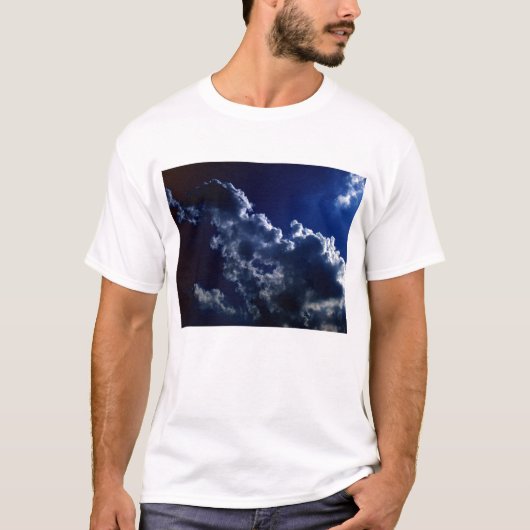 Luminous Chaotic Cumulus Breaking Apart by KLM T-shirt (Voorkant)