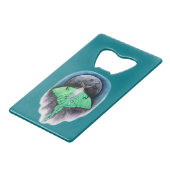 Luna Moon Moth Creditkaart Flessenopener (Voorkant Gekanteld)