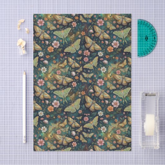 Luna Moth and Moon, Celestial Floral Repeat Tissuepapier (Craft)