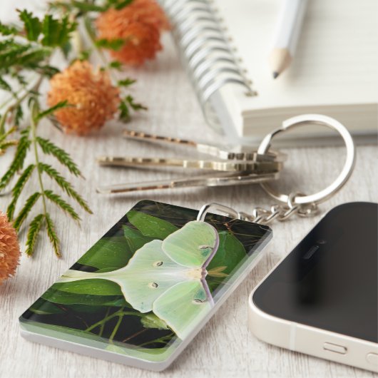 Luna Moth on Carnaby Clematis Sleutelhanger (Voorkant Rechts)