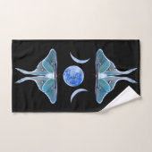Luna Moth Triple Moon op Zwart Custom Initiaal Bad Handdoek (Handdoek)