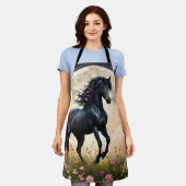 Lunar Elegance: Black Fantasy Paard met Maan Schort (Gedragen)