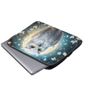 Lunar Vigil: De witte sneeuwuil Laptop Sleeve (Voorkant onderkant)