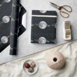 Lunar Wedding Wrapping Paper Cadeaupapier<br><div class="desc">De geschenken van de omslag voor de bruid en groom met een rol van het Lunar Wrapping Papier van de Weddenschap. Het papierontwerp is voorzien van een 'starry night sky' met een volle maan en sterrenclusterpad. Extra trouwbenodigdheden en geschenken zijn ook bij dit ontwerp beschikbaar.</div>