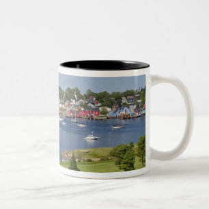 Lunenberg, Nova Scotia, Canada. Tweekleurige Koffiemok