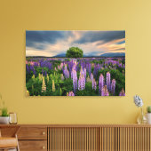 Lupin Field in Nieuw-Zeeland Canvas Afdruk (Insitu (Woonkamer))