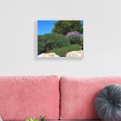 Lupine Rocks. Canvas Afdruk (Insitu (Woonkamer))