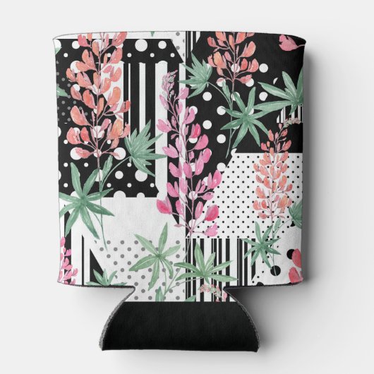 Lupines op een lappendeken zwarte en witte achterg blikjeskoeler (Achterkant)