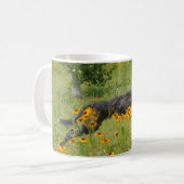 Lurcher die door een gloeiend gebied loopt - Mok (Voorkant links)