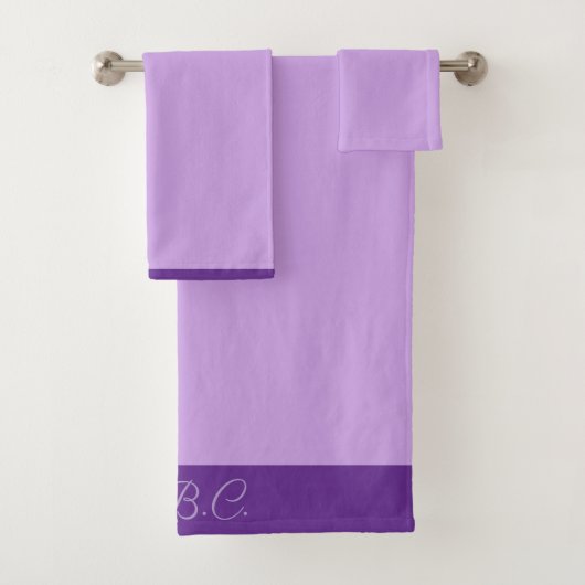Luscious Lavender Monogram Bad Handdoek (Insitu)