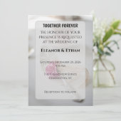 Lush Deep Red Rose Bouquet Moody Romantic Wedding  Kaart (Staand voorkant)