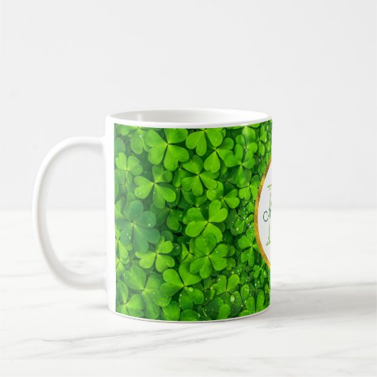 Lush Green Clovers met FAUX Gold Foil en Monogram Koffiemok (Links)