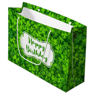 Lush Green Clovers met Water Drops Birthday Large Cadeautasje
