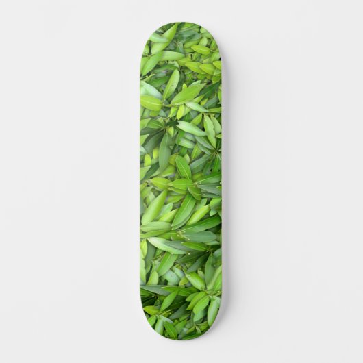 Lush Green Leaves Pattern – Natuur Botanisch Persoonlijk Skateboard (Voorkant)