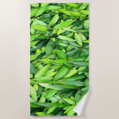 Lush Green Leaves Pattern – Natuur Botanisch Strandlaken (Voorkant)