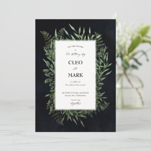 Lush Green Wreath Midnight moody Wedding Kaart (Staand voorkant)