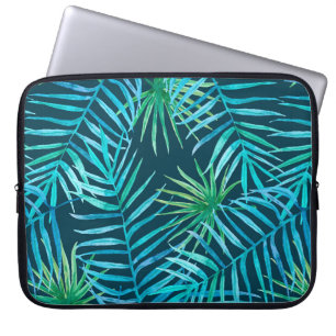 Lush greenery of tropical planten from oerwoud sea laptop sleeve
