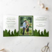 Lush Greenery Pine Trees Foto Forest Wedding Drieluik Uitnodiging (Binnen)