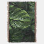 Lush Monstera Leaves with Morning Dew Drops Deken (Voorkant Verticaal)