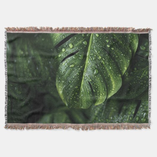 Lush Monstera Leaves with Morning Dew Drops Deken (Voorkant)