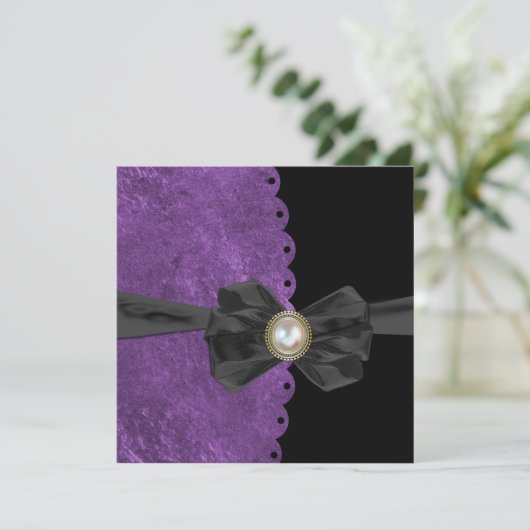 Lush Paarse Scallop met Bow Wedding Invitting Kaart (Staand voorkant)