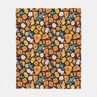 Lush Spring Bloemen en Vogels op donkere achtergro Fleece Deken