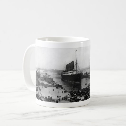 Lusitania Arrives Mok (Voorkant links)