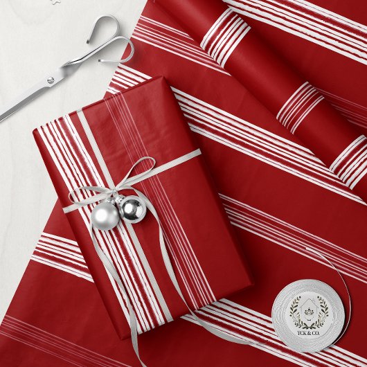 Lux Christmas White Stripes op rood inpakpapier