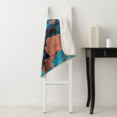 Luxe abstracte schilderkunst in alcoholinkt sherpa deken (In situ)