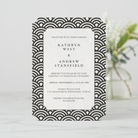 Luxe Black + White Wave Pattern Wedding Invitation Kaart (Staand voorkant)