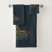 Luxe Blue Gold Hotel Monogrammed Bad Handdoek (Insitu)