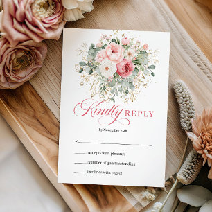 Luxe Boho Blush Bloemstuk Gouden Trouw RSVP Kaartje