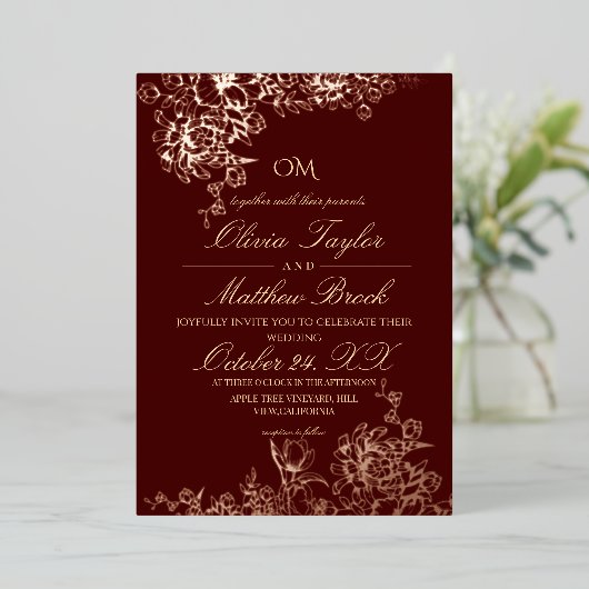 Luxe Burgundy & Goud Tuin Bloem Bruiloft Uitnodigi Folie Uitnodiging (Staand Voorkant)