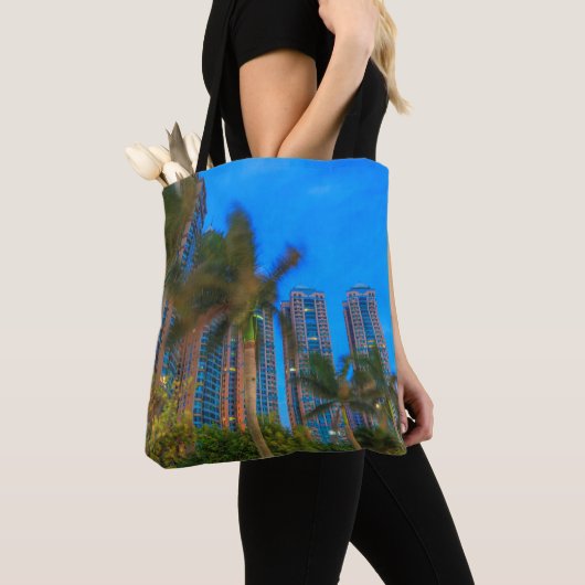 Luxe Condominiums in China Tote Bag (Dichtbij)